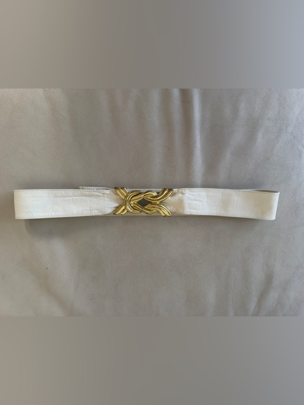 Women’s White Leather Belt with Gold Twist Buckle
